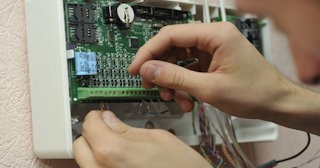 Монтаж аварийных сигнализаций от 3126 руб. в Щелково